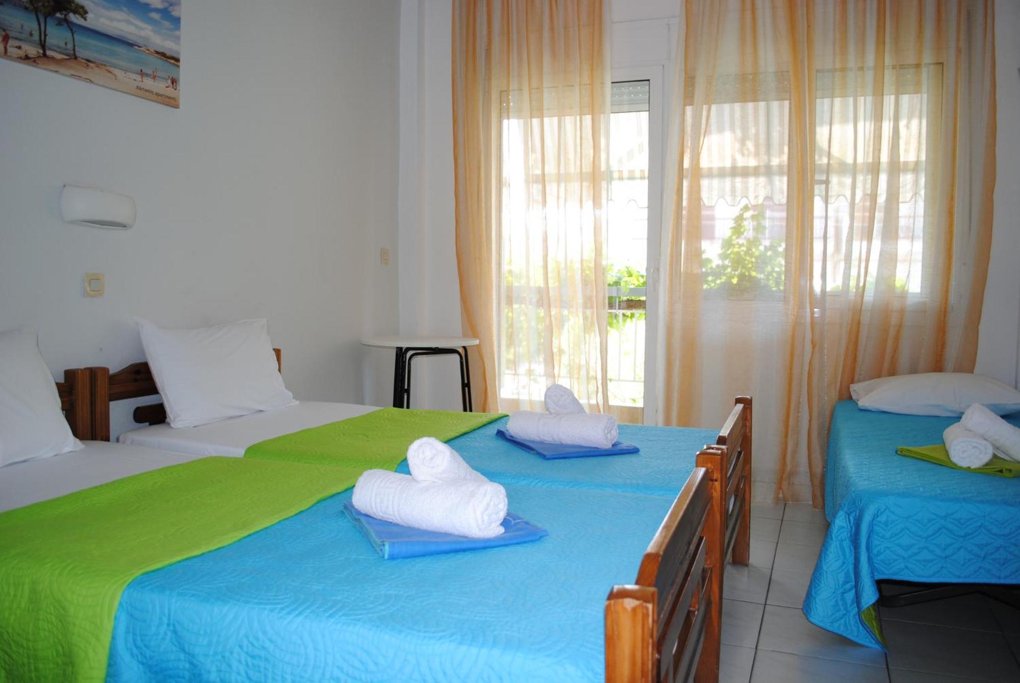 Artemis Apartments Paralia Dionysiou Luaran gambar
