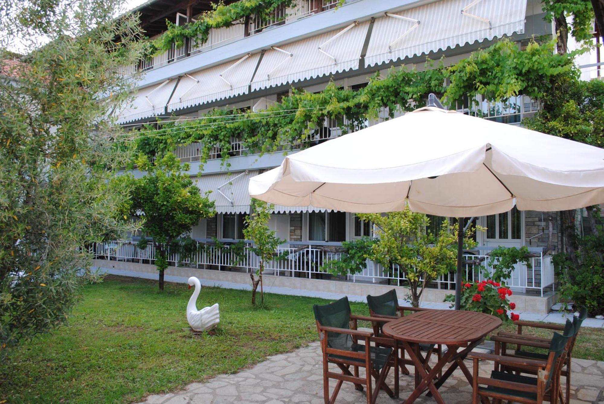 Artemis Apartments Paralia Dionysiou Luaran gambar