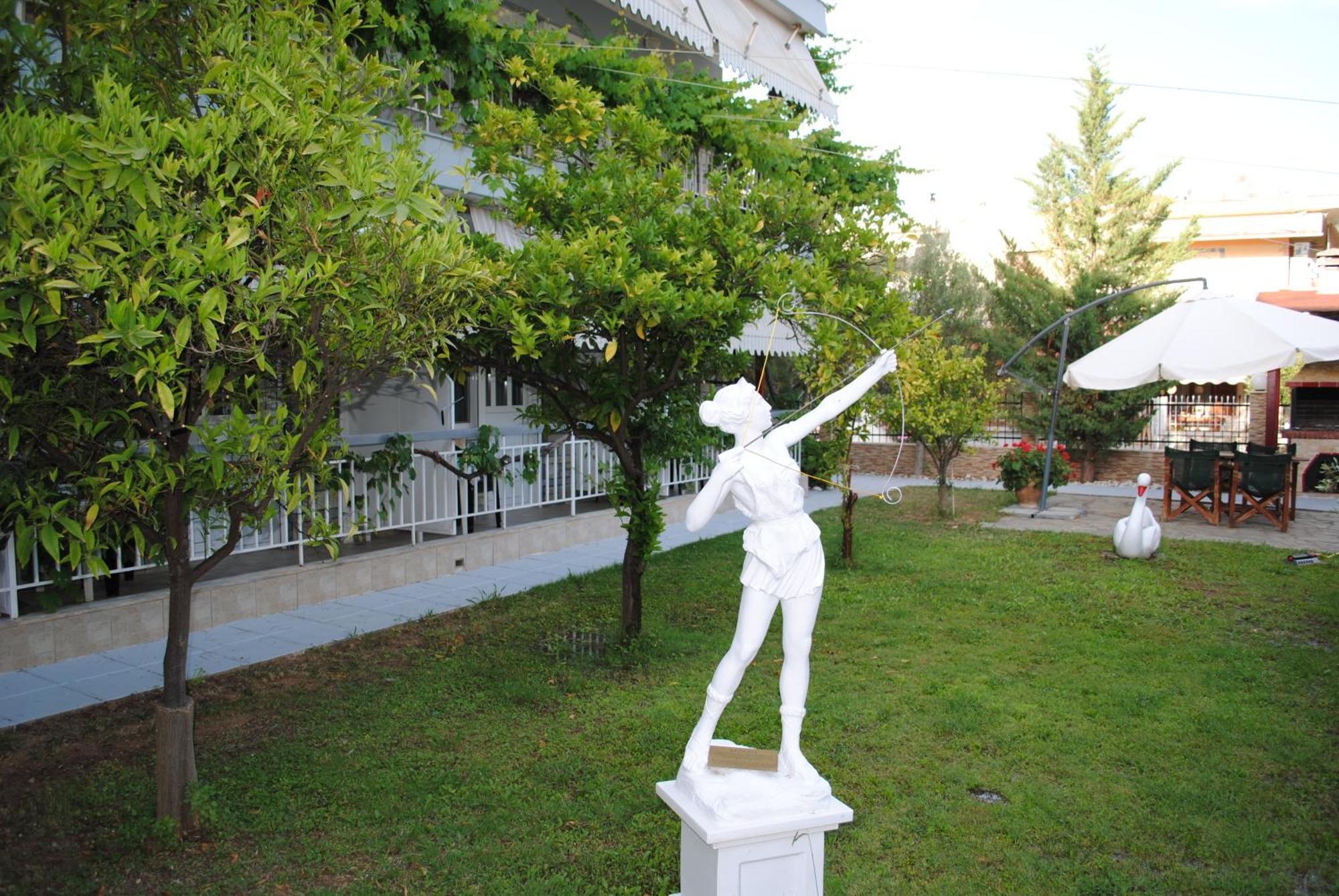 Artemis Apartments Paralia Dionysiou Luaran gambar