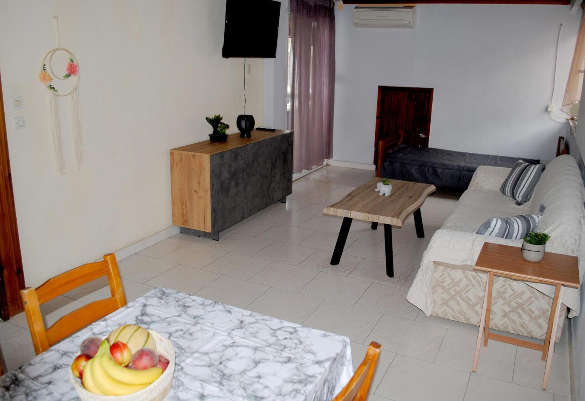 Artemis Apartments Paralia Dionysiou Luaran gambar