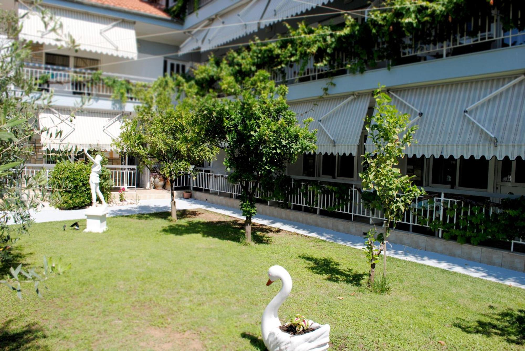 Artemis Apartments Paralia Dionysiou Luaran gambar